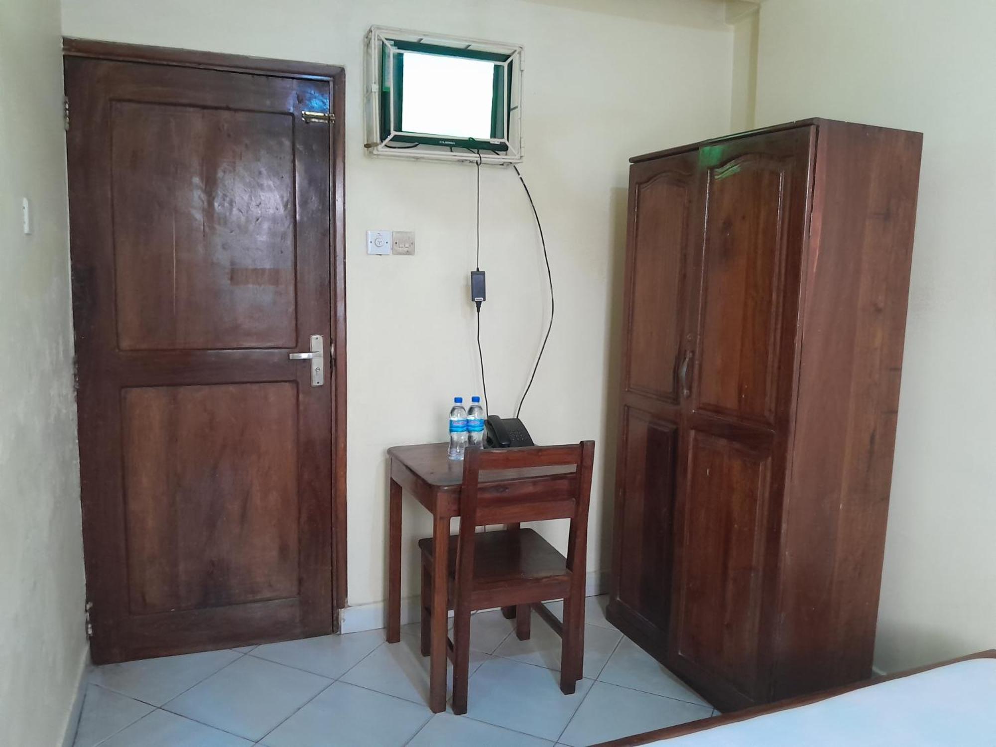 Hotel Ideal Dar es Salaam Exteriör bild