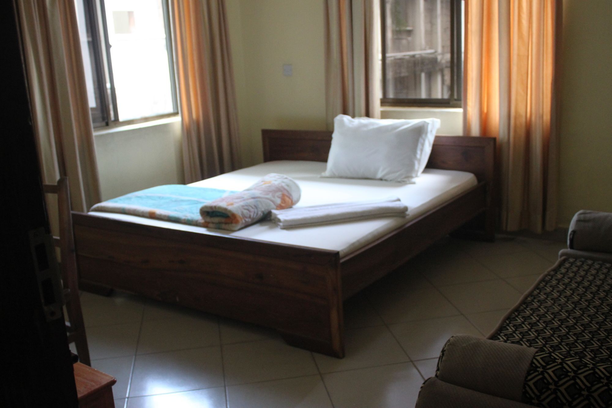 Hotel Ideal Dar es Salaam Exteriör bild